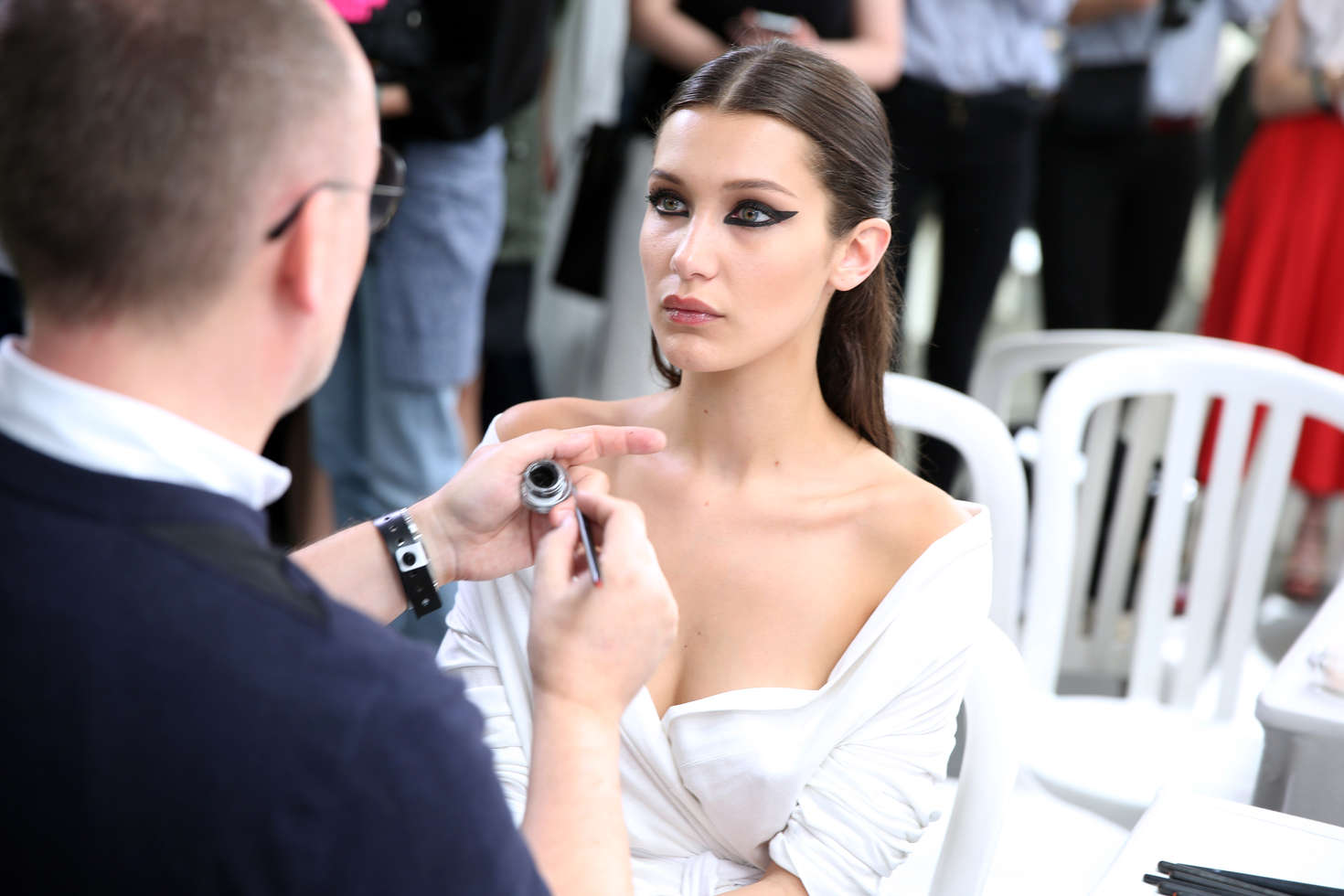 Bella-Hadid--Christian-Dior-Fashion-Haute-Couture-2017--32